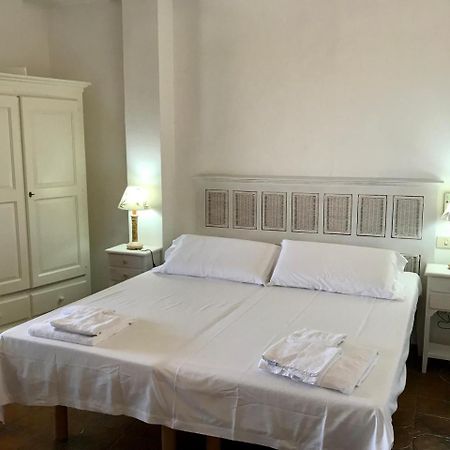 Hotel Su Meriagu Capitana Kültér fotó