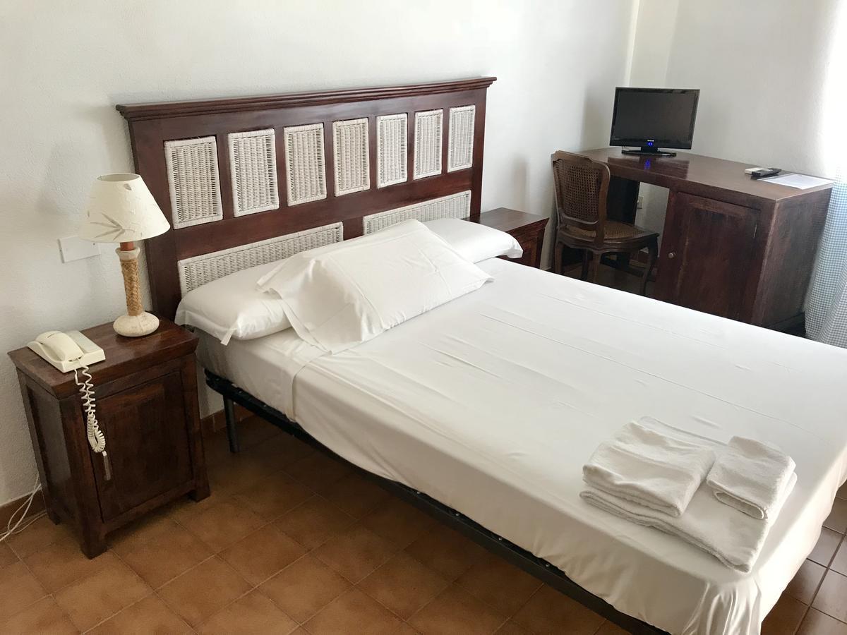 Hotel Su Meriagu Capitana Kültér fotó
