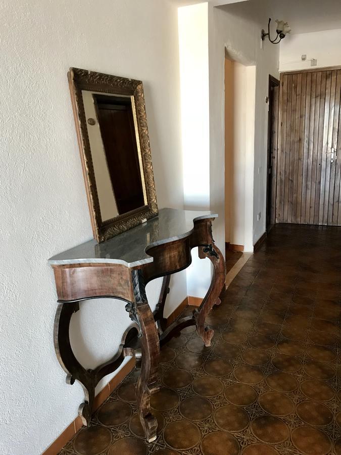Hotel Su Meriagu Capitana Kültér fotó