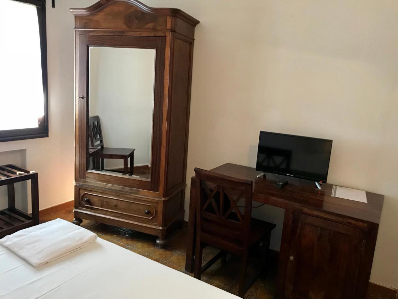 Hotel Su Meriagu Capitana Kültér fotó