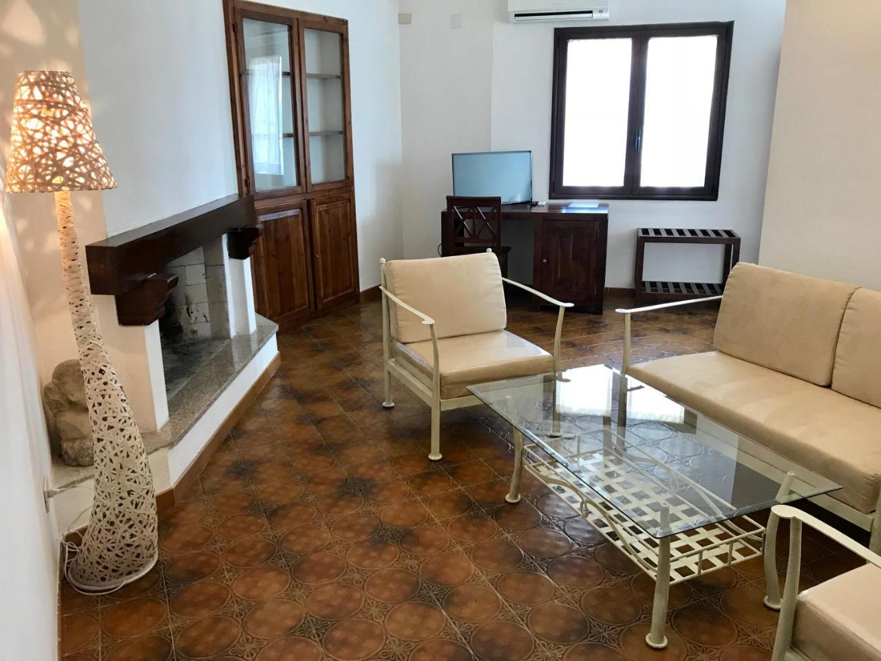 Hotel Su Meriagu Capitana Kültér fotó